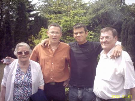 ma grand mere memere, tonton pierre, bruno, mon papa